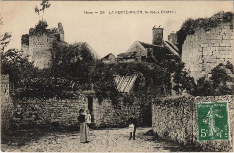 Carte postale ancienne La Ferte-Milon Le vieux chateau