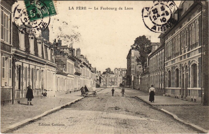 Carte postale ancienne La Fere Le faubourg de laon