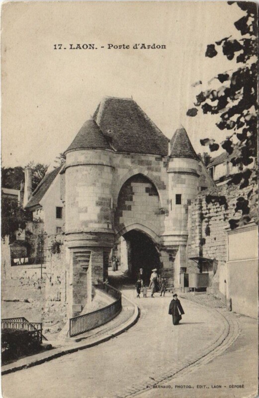 Carte postale ancienne Laon Porte d'ardon