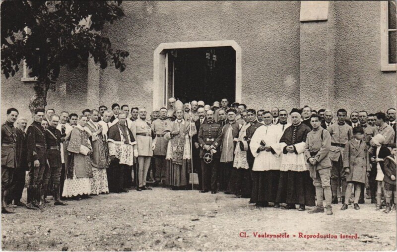 Carte postale ancienne Monseigneur l'Eveque de Soissons à Soissons