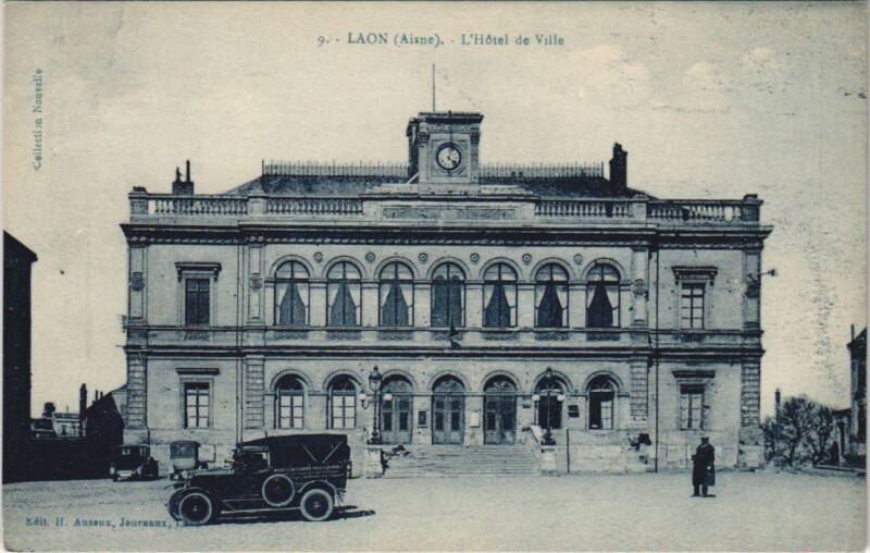 Carte postale ancienne Laon L'hotel de ville