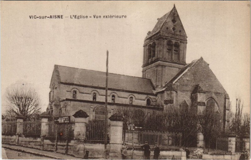 Carte postale ancienne Vic-Sur-Aisne L'eglise à Vic-sur-Aisne