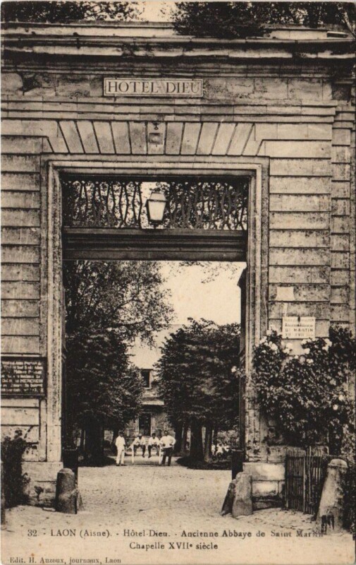 Carte postale ancienne Laon Hotel dieu