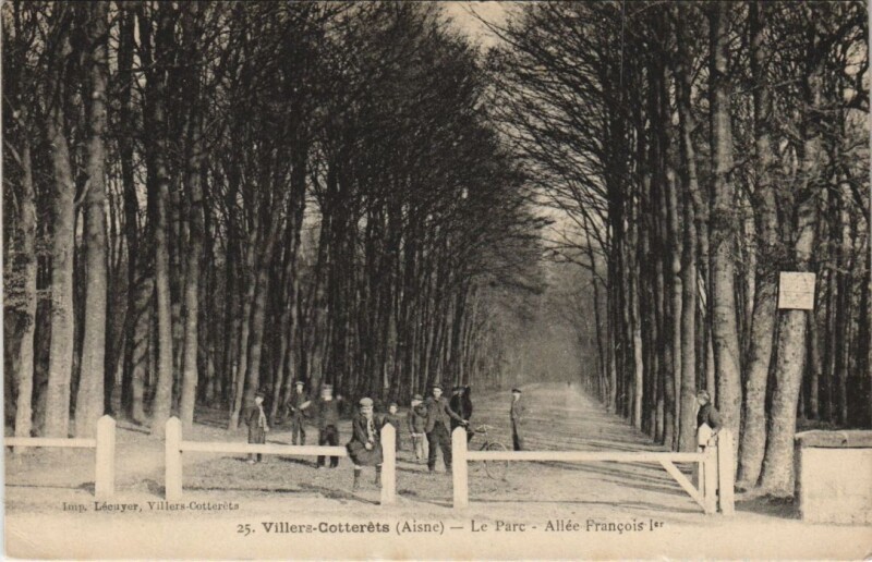 Carte postale ancienne Villers-Cotterets Le parc