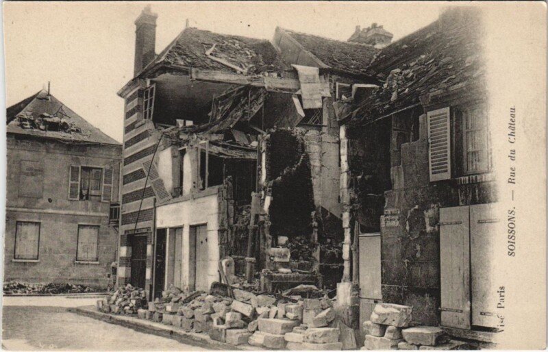 Carte postale ancienne Soissons Rue du chateau à Soissons