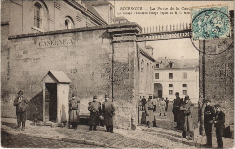Carte postale ancienne Soissons La porte de la à Soissons