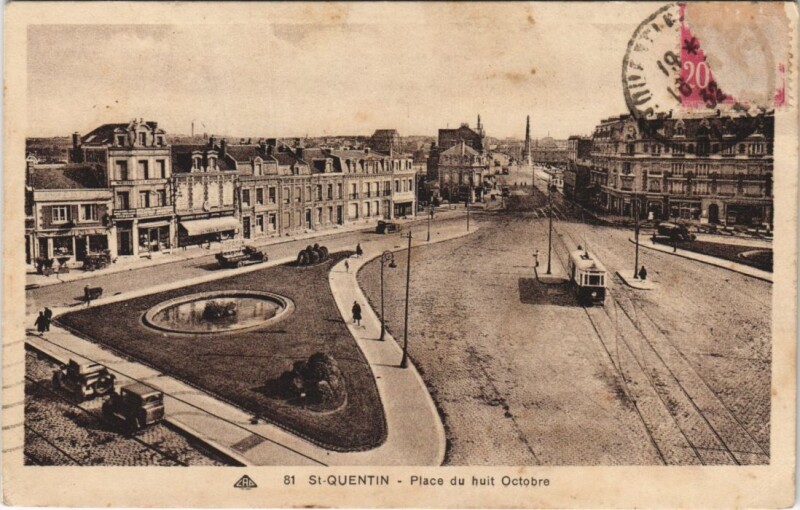 Carte postale ancienne Saint-Quentin Place du hit octobre à Saint-Quentin
