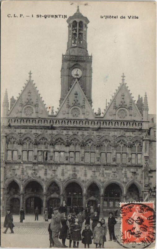 Carte postale ancienne Saint-Quentin L'hotel de ville à Saint-Quentin