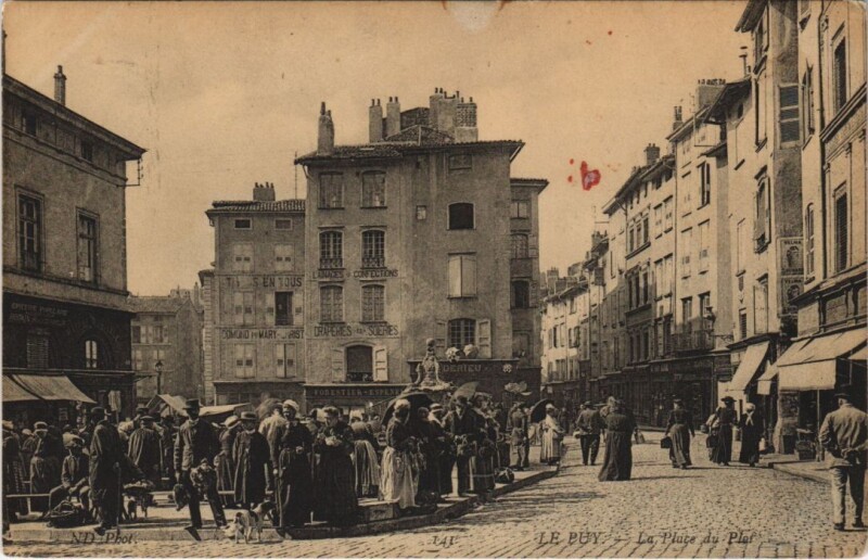 Carte postale ancienne Le Puy - La place du plot