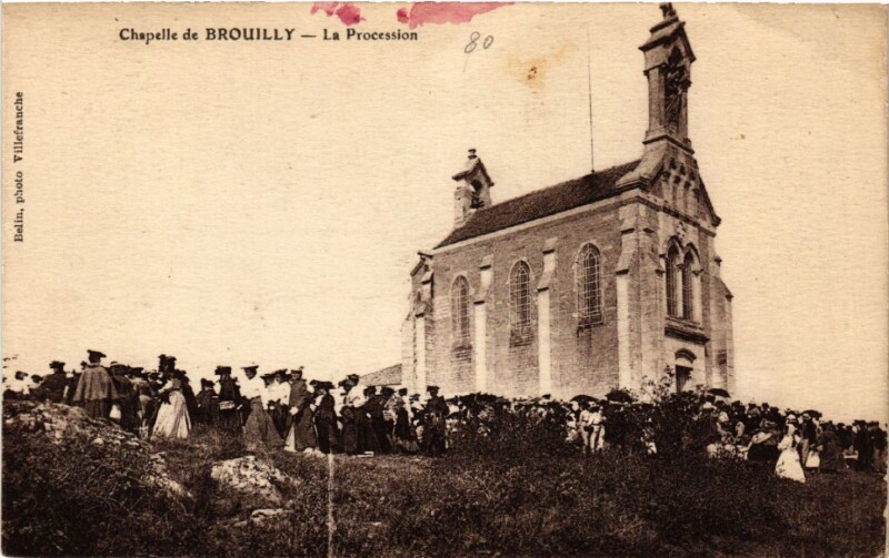Carte postale ancienne Chapelle de Brouilly-La Procession