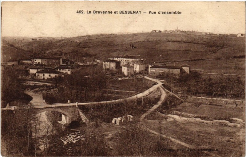 Carte postale ancienne La Brevenne et Bessenay Vue d'ensemble à Bessenay