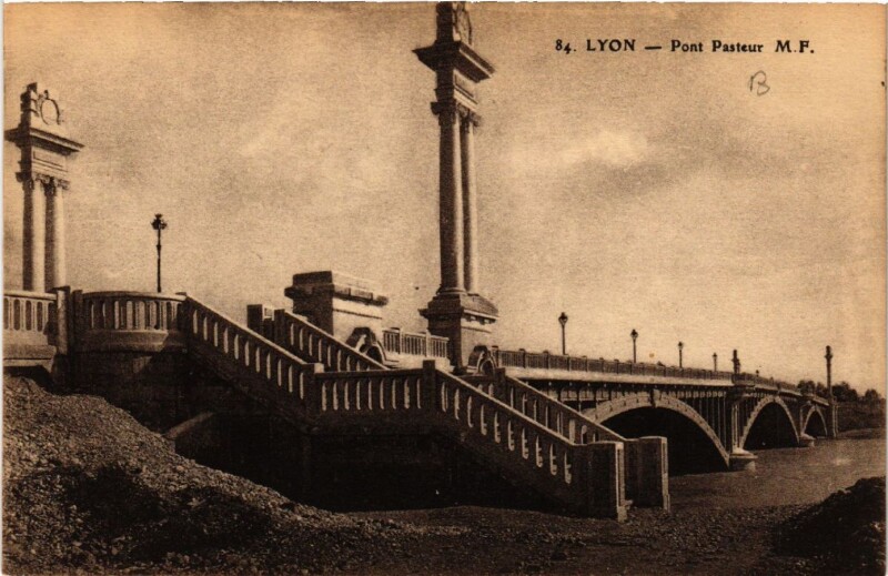 Carte postale ancienne Lyon Pont Pasteur