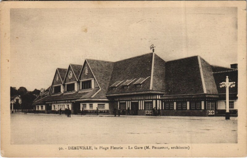 Carte postale ancienne Deauville La Gare à Deauville