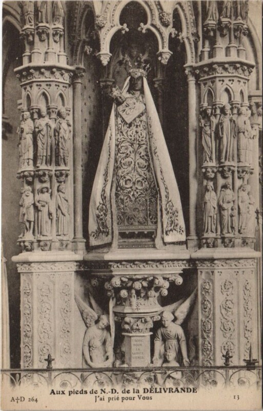 Carte postale ancienne La Delivrande Aux Pieds de Notre-Dame