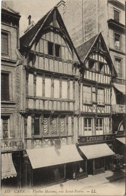 Carte postale ancienne Caen Vieilles Maisons - Rue Saint-Pierre à Maisons