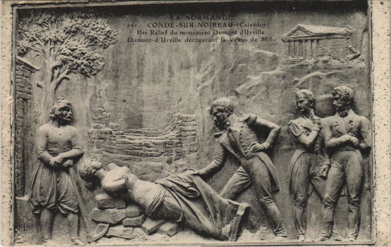 Carte postale ancienne Conde-sur-Noireau Bas Relief