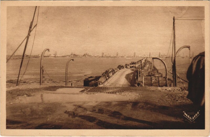 Carte postale ancienne Arromanches Port Winston Churchill