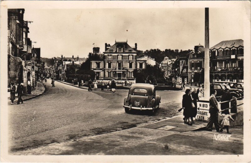 Carte postale ancienne Villers-sur-Mer Vue prise de la Digue-Promenade à Villers-sur-Mer