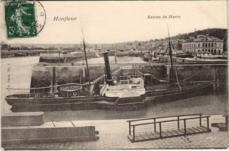 Carte postale ancienne Honfleur Bateau du Havre à Honfleur