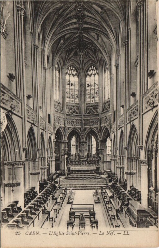 Carte postale ancienne Caen L'Eglise Saint-Pierre - La Nef