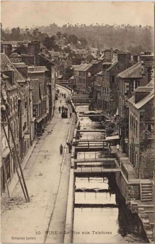 Carte postale ancienne Vire La Rue aux Teintures
