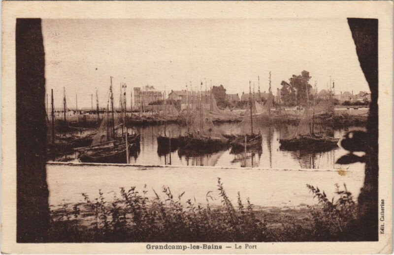 Carte postale ancienne Grandcamp-les-Bains Le Port