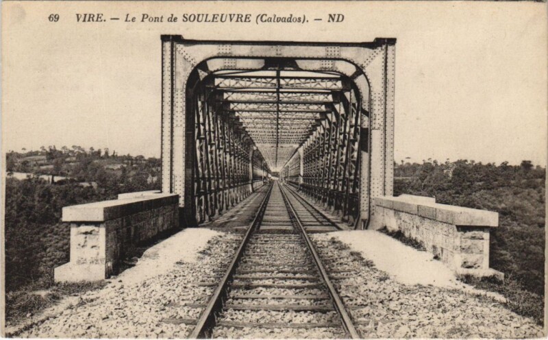 Carte postale ancienne Vire Le Pont de Souleuvre