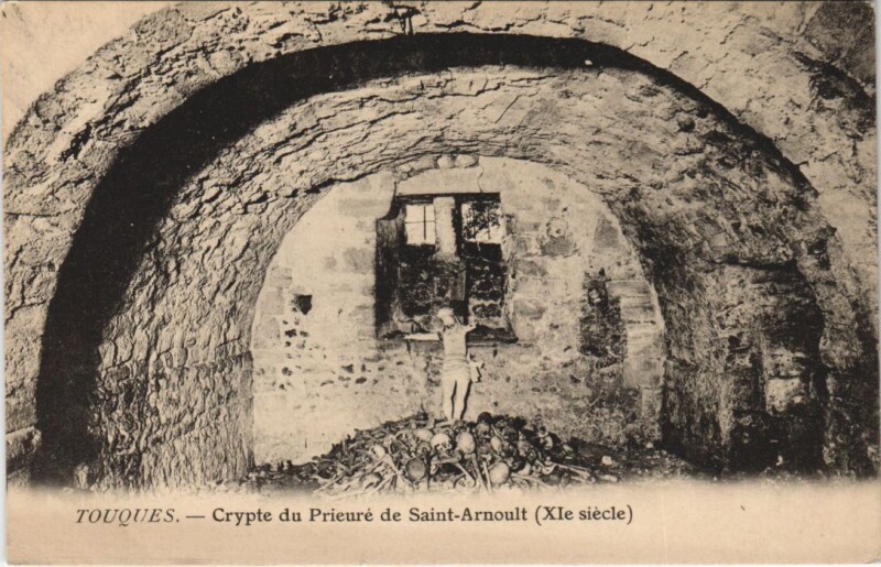 Carte postale ancienne Touques Crypte du Prieure de Saint-Arnoult à Saint-Arnoult
