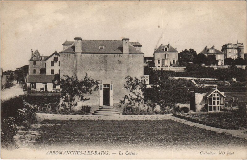 Carte postale ancienne Arromanches-les-Bains Le Coteau à Arromanches-les-Bains