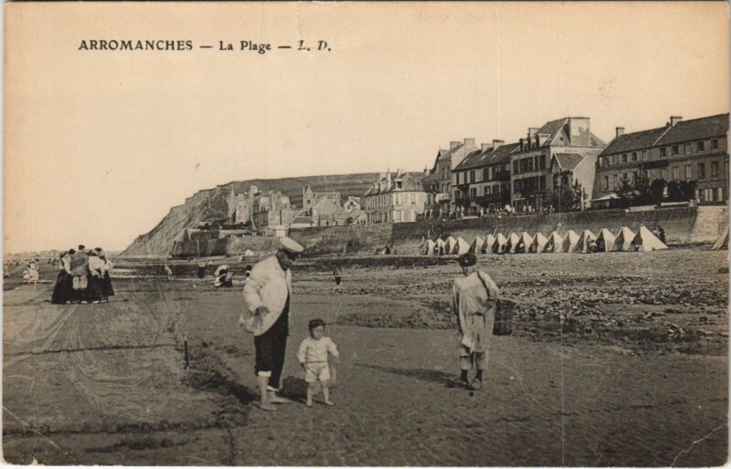 Carte postale ancienne Arromanches-les-Bains La Plage à Arromanches-les-Bains