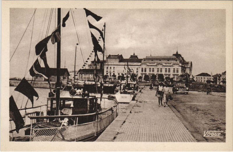 Carte postale ancienne Deauville Trouville-sur-Mer - Le Bassin de Yachts à Deauville