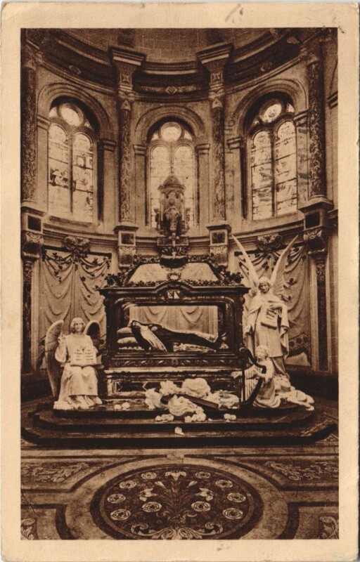 Carte postale ancienne Lisieux Chapelle et Chasse de Sainte Therese de l'Enfant Jesus à Lisieux