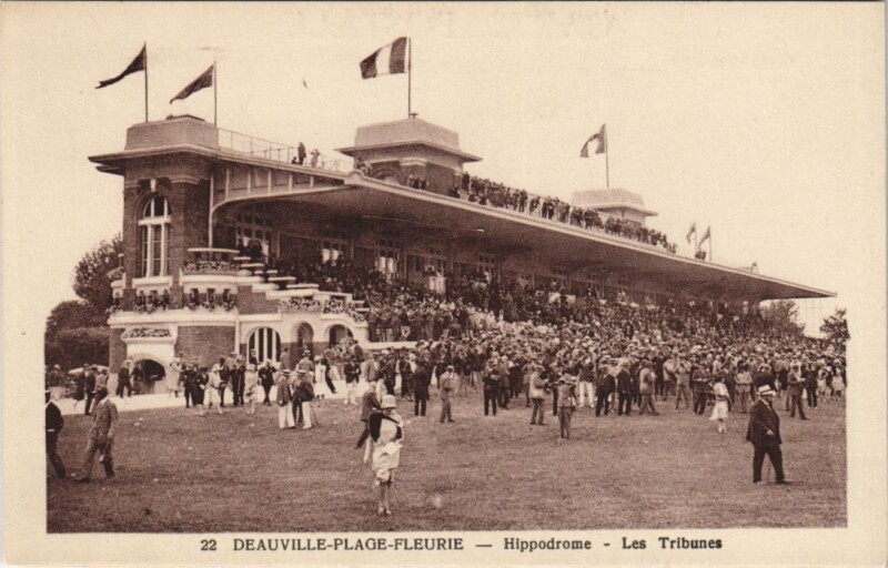 Carte postale ancienne Deauville Hippordrome - Les Tribunes à Deauville