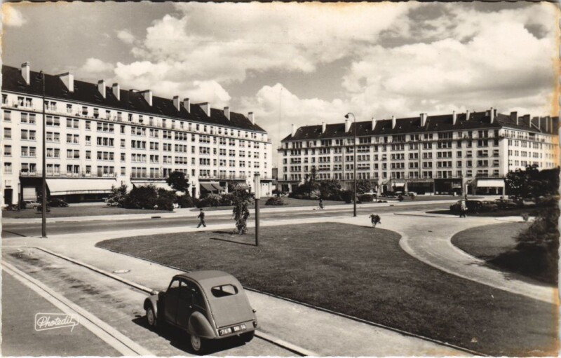 Carte postale ancienne Caen La Place de la Resistance