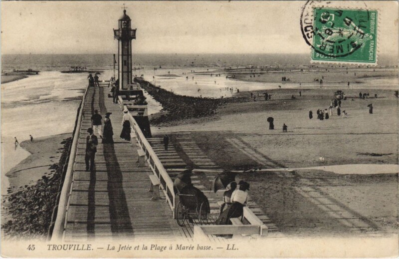 Carte postale ancienne Trouville-sur-Mer La Jetee et la Plage a Maree Basse à Trouville-sur-Mer