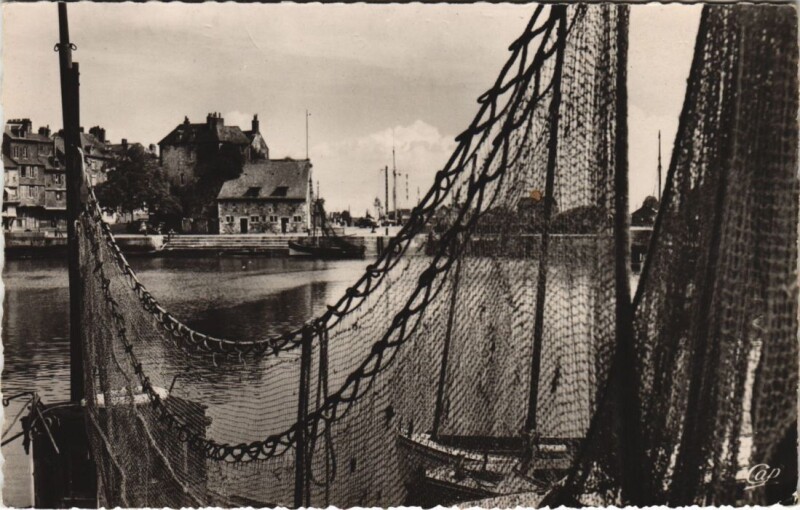 Carte postale ancienne Honfleur La Lieutenance à Honfleur
