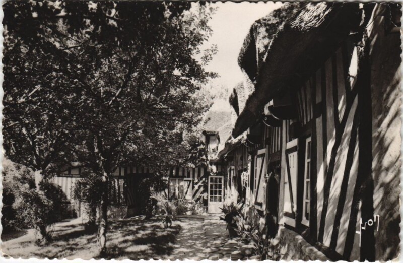Carte postale ancienne Houlgate La Maison des Pecheurs à Houlgate