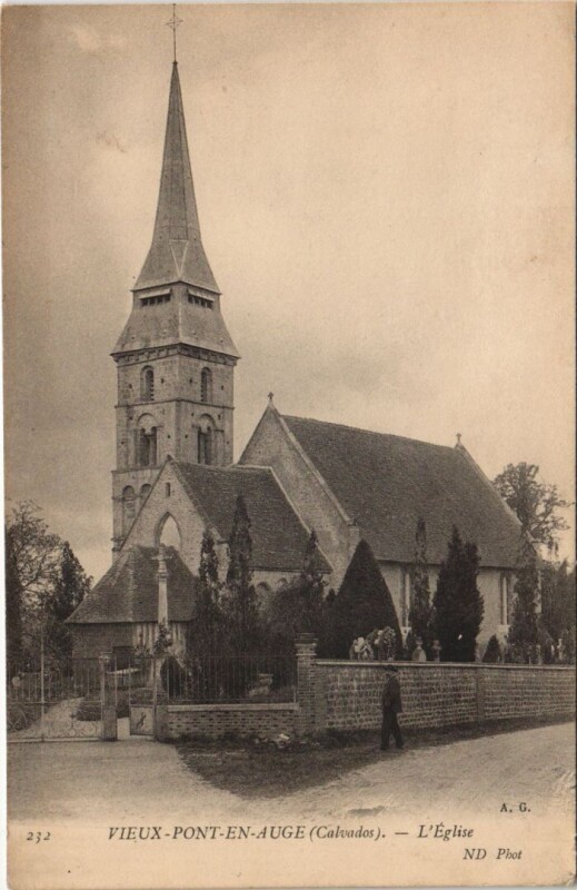 Carte postale ancienne Vieux-Pont-en-Auge L'Eglise à Vieux