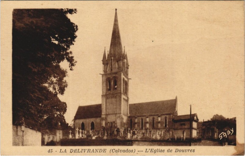 Carte postale ancienne La Delivrande L'Eglise de Douvres