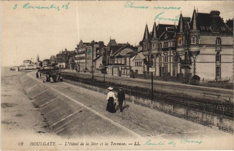 Carte postale ancienne Houlgate L'Hotel de la Mer et la Terrasse à Houlgate