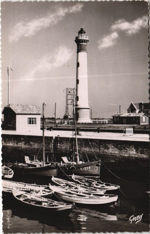 Carte postale ancienne Ouistreham Riva-Bella - Le Phare à Ouistreham