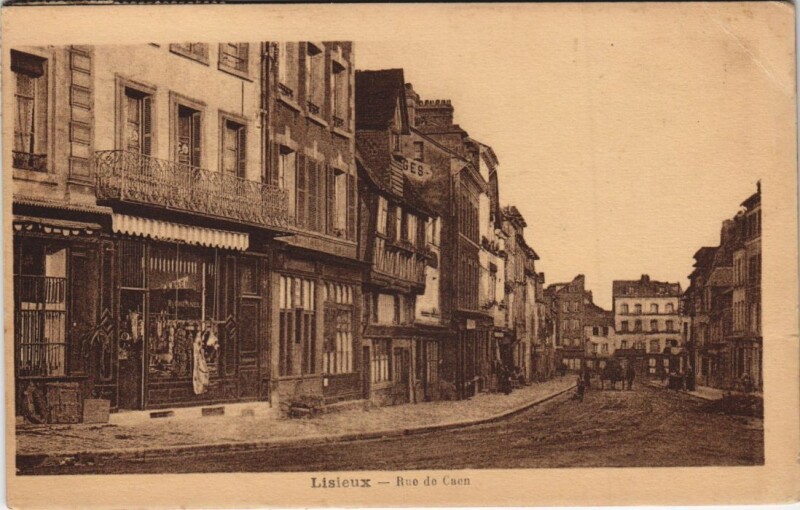 Carte postale ancienne Lisieux Rue de Caen à Lisieux