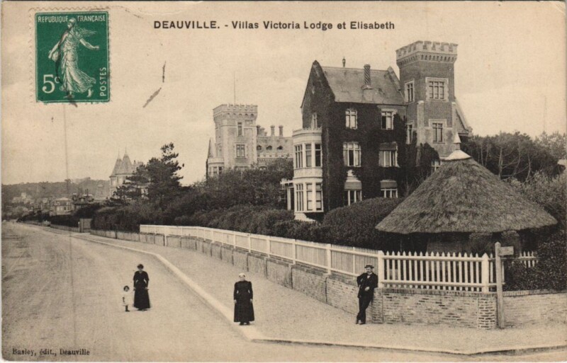 Carte postale ancienne Deauville Villas Victoria Lodge et Elisabeth à Deauville
