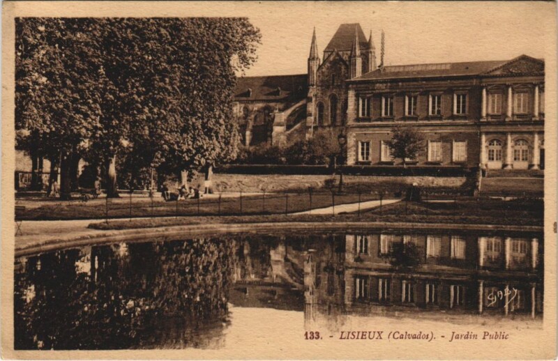 Carte postale ancienne Lisieux Jardin Public à Lisieux