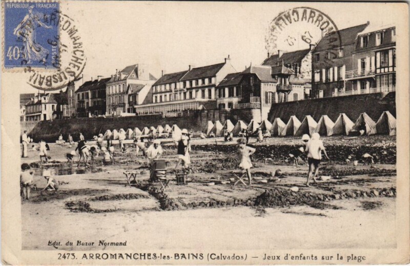 Carte postale ancienne Arromanches Jeux d'Enfants sur la Plage