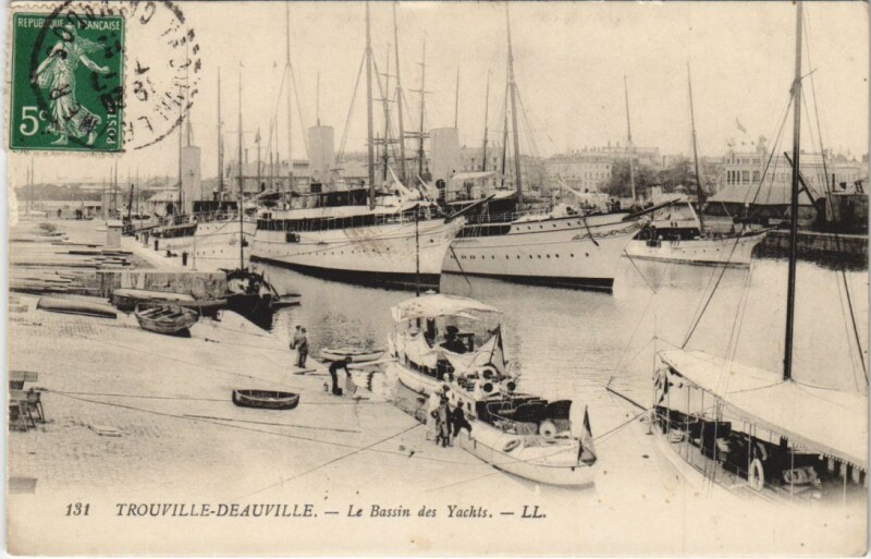Carte postale ancienne Trouville-sur-Mer Deauville - Le Bassin des Yachts à Deauville