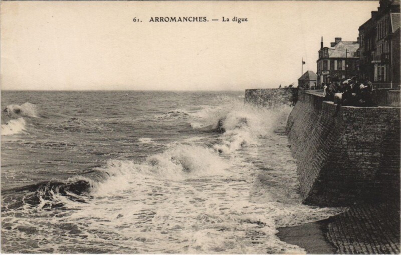 Carte postale ancienne Arromanches La Digue