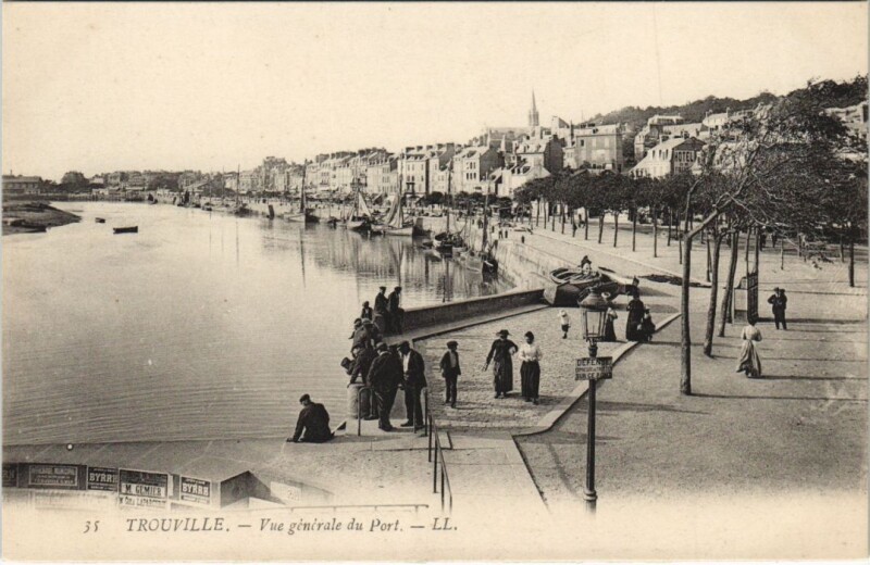 Carte postale ancienne Trouville-sur-Mer Vue Generale du Port à Trouville-sur-Mer