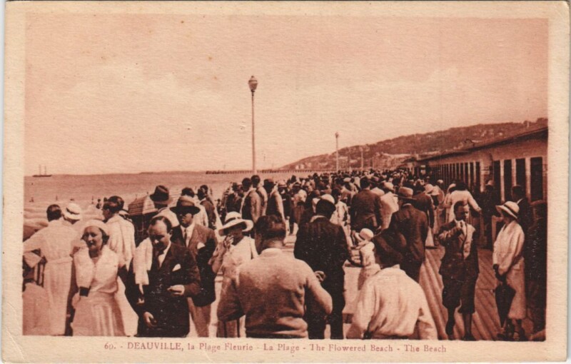 Carte postale ancienne Deauville La Plage à Deauville