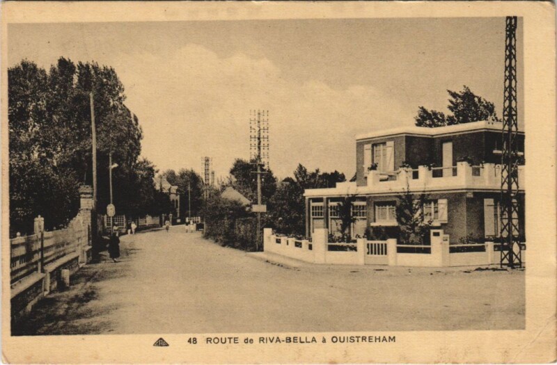 Carte postale ancienne Ouistreham Riva-Bella - Route de Riva-Bella a Ouistreham à Ouistreham